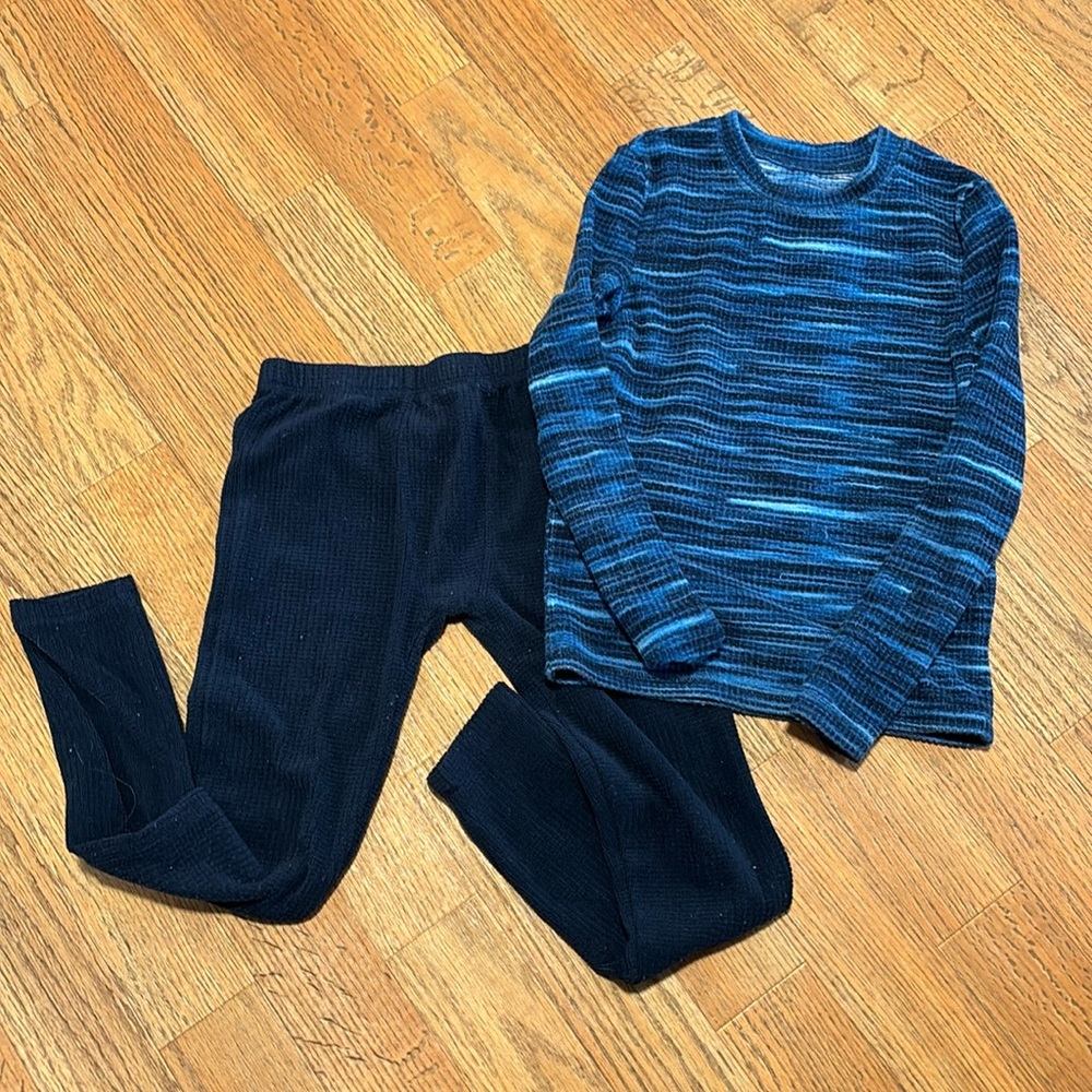 Boys Cuddl Duds set size small